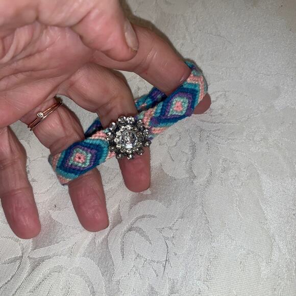 NWT WOVEN FRIENDSHIP BRACELET W/ JEWEL ACCENT - Picture 3 of 8